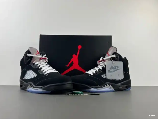 Boostmaster lin Metallic HF3975-001 Jordan Black Reimagined Air 5 0609
